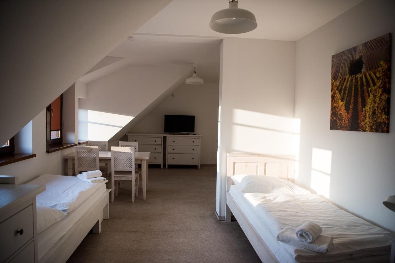 Dvůr Perlová voda Budyne nad Ohri Exterior foto